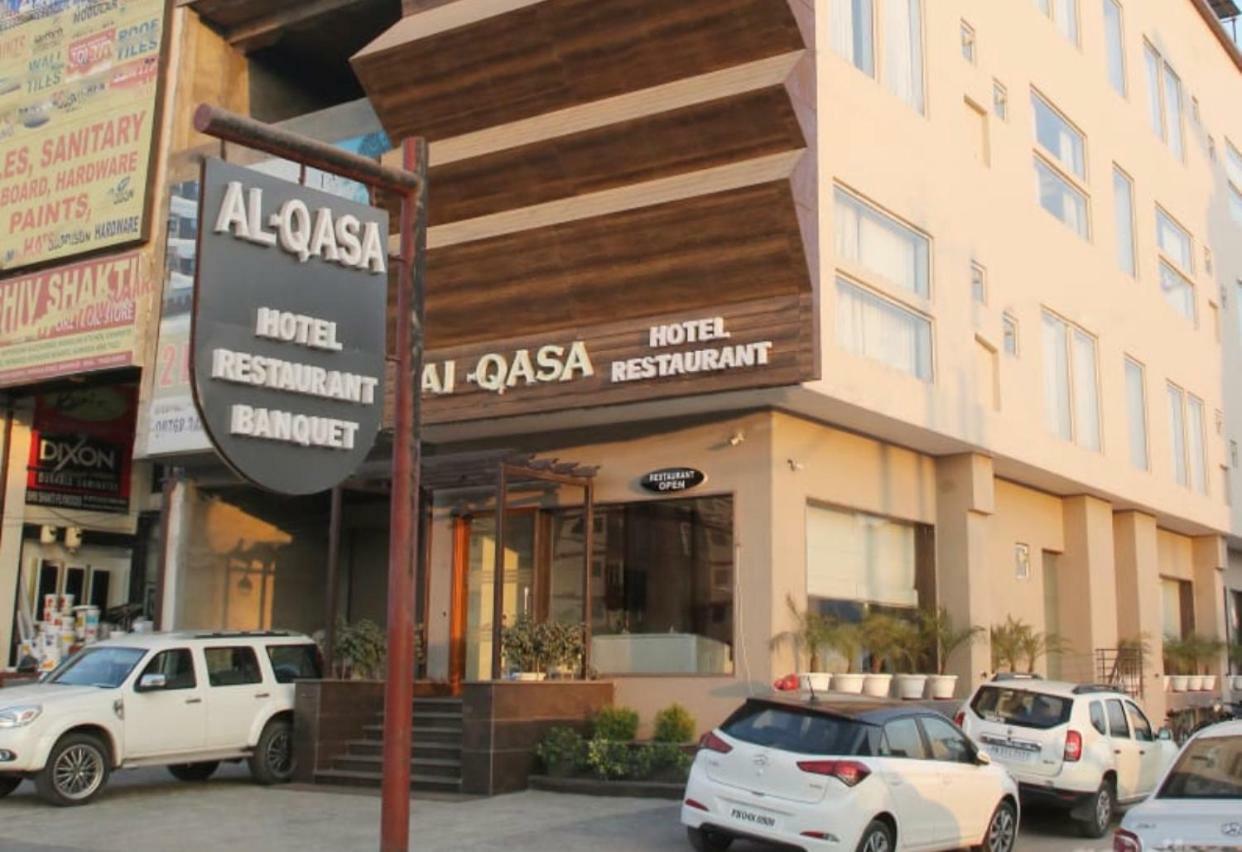 Al-Qasa Hotel Zirakpur Екстер'єр фото