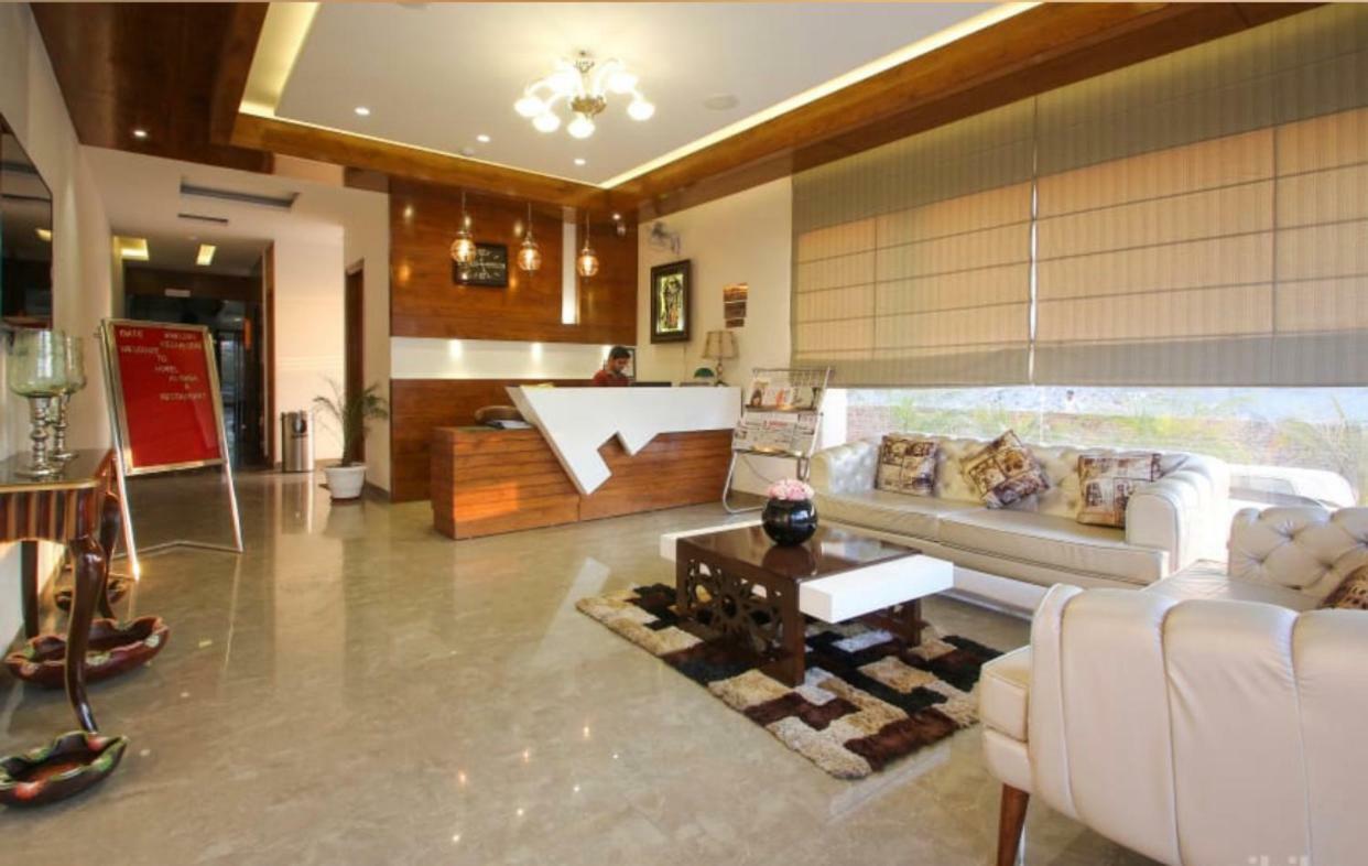 Al-Qasa Hotel Zirakpur Екстер'єр фото