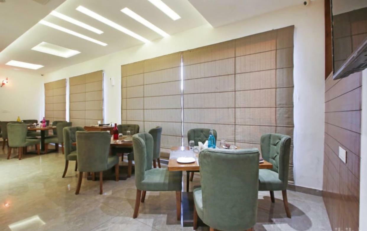 Al-Qasa Hotel Zirakpur Екстер'єр фото